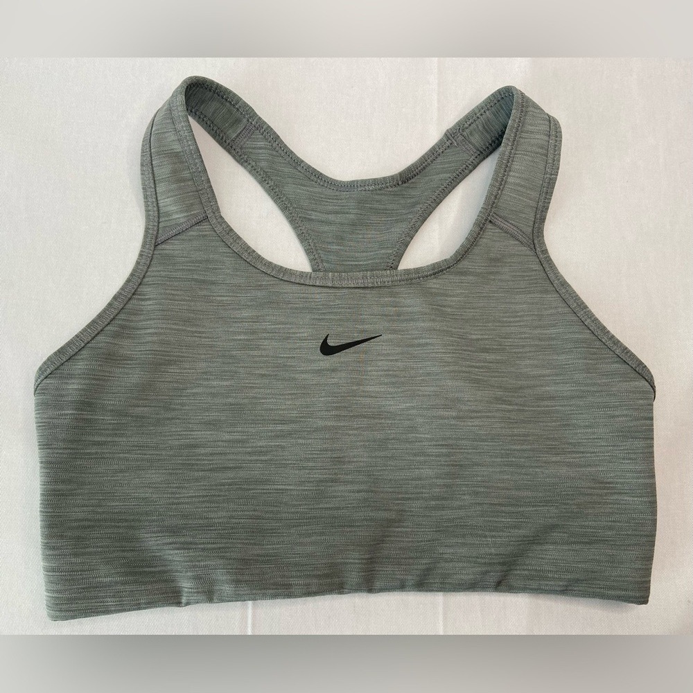 Nike Women's Gray Sports Bra Size Medium